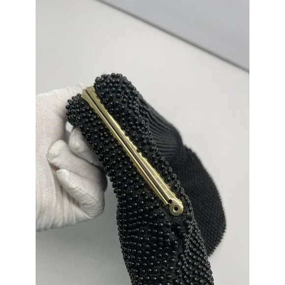 Vintage 1960s Lumured Black Corde Beaded Handbag purse Kiss lock Petit cool - Picture 11 of 16